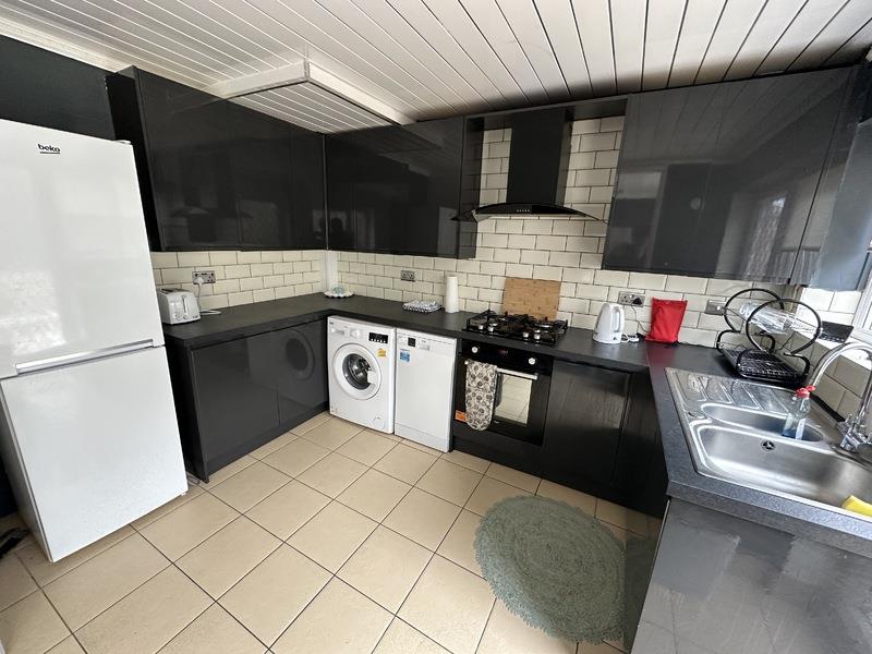 3 bed property in Llanedeyrn road, Cardiff